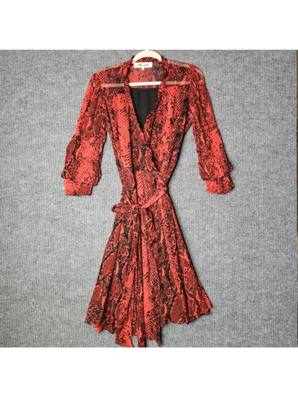 Diane Von Furstenberg Adele  Wrap Snake Print Red V-Neck 3/4 Sleeve Dress 6 - Picture 3 of 8